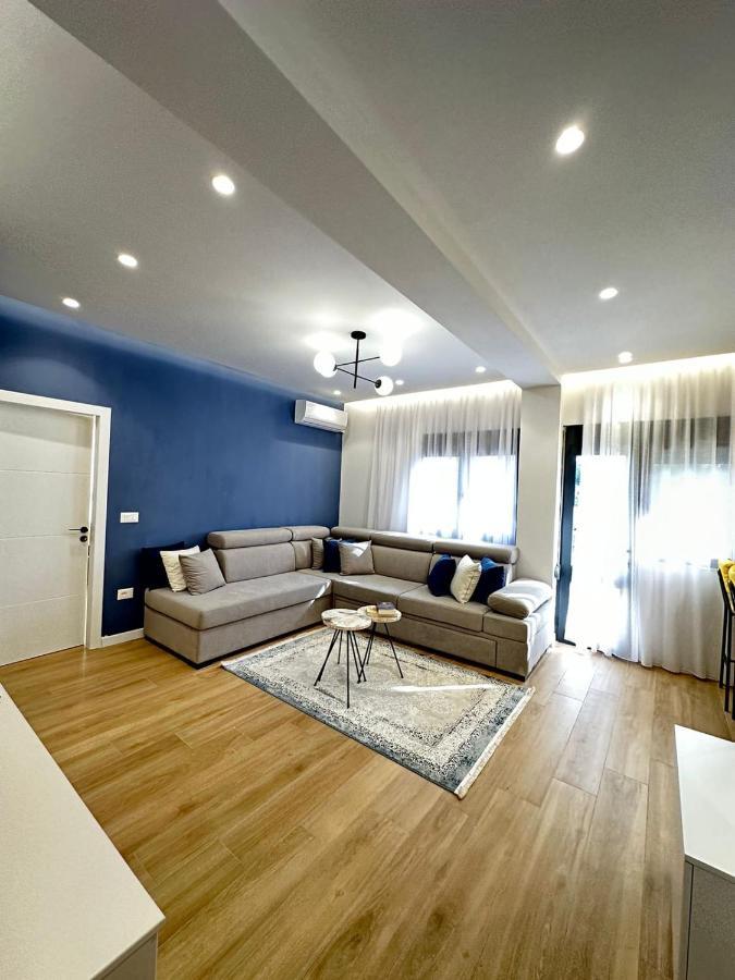 Luxurious Seaside Apartment Дуррес Екстер'єр фото